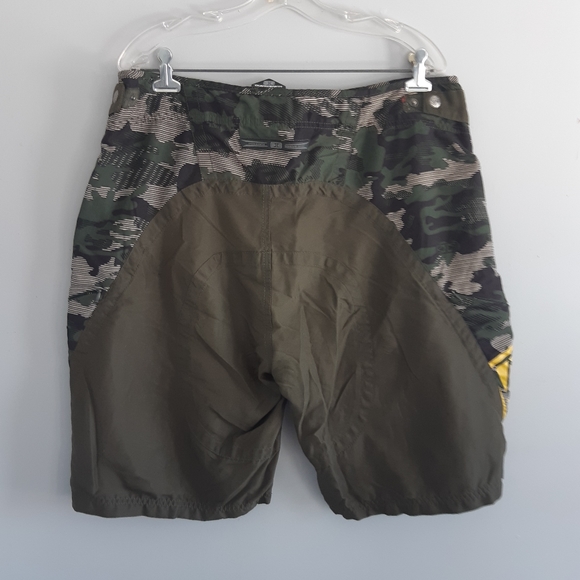 Ocean Earth Men's Trunk Short Size XL kaki green  look new - Picture 2 of 9